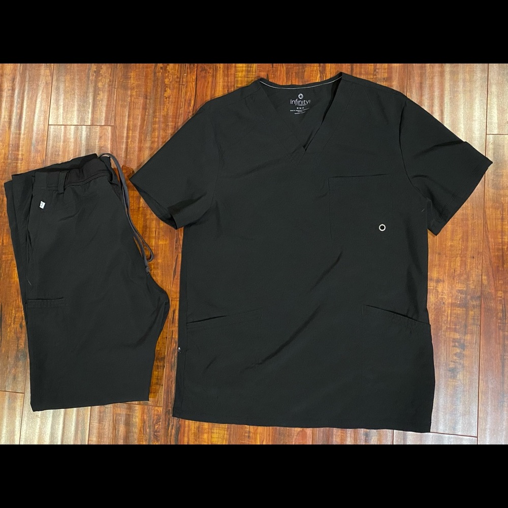 Men’s Black Cherokee Infinity Scrubs. Full set. Like new. I